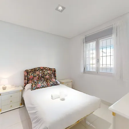 Castle And Port Views With Ac