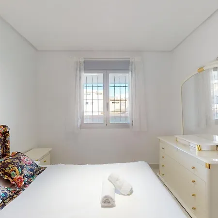 Castle And Port Views With Ac Апартаменты