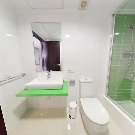 Апартаменты Castle And Port Views With Ac Дения